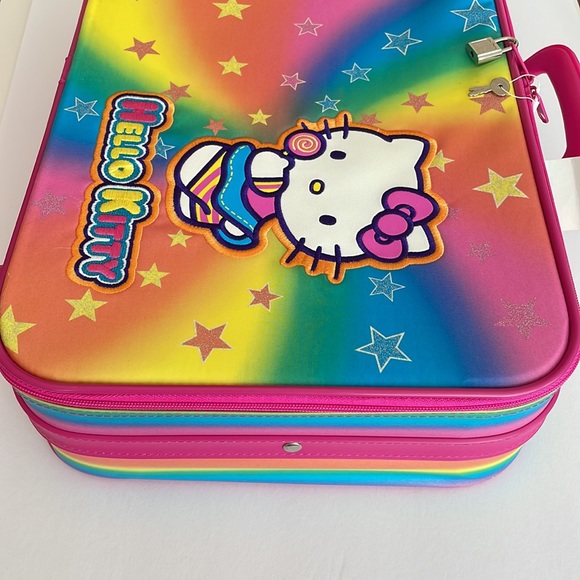 Hello Kitty Suitcase - Picture 14 of 16